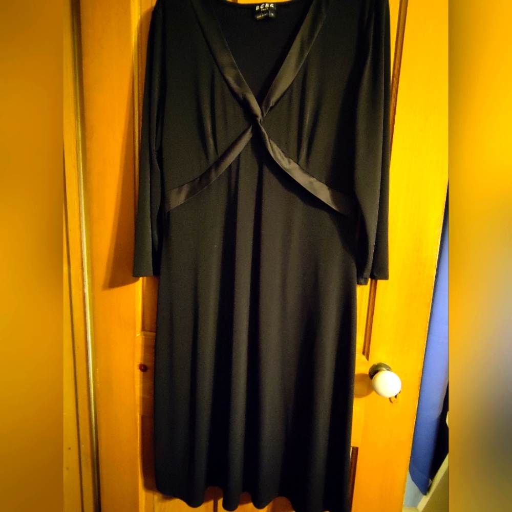 Black bodycon dress